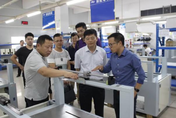 智能機(jī)器人與裝備制造”項目評審專家蒞臨我司指導(dǎo)交流